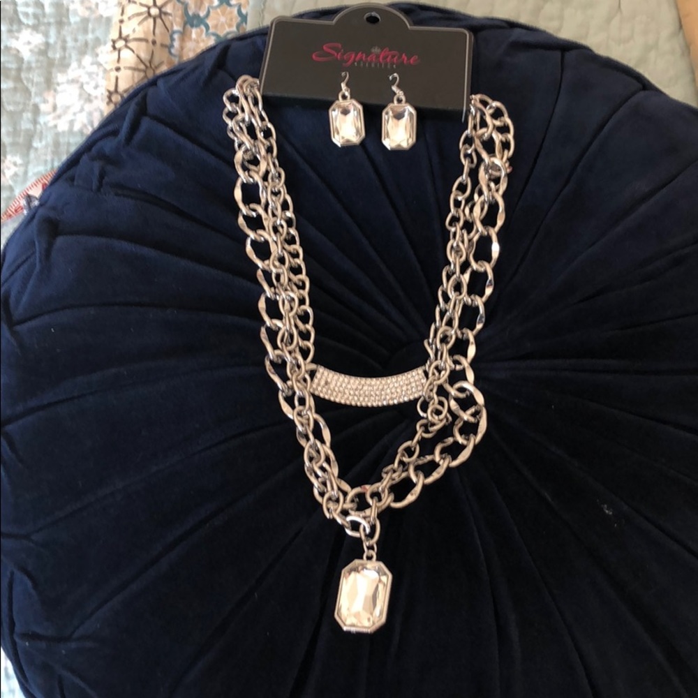 Paparazzi Zi Collection necklace and earrings